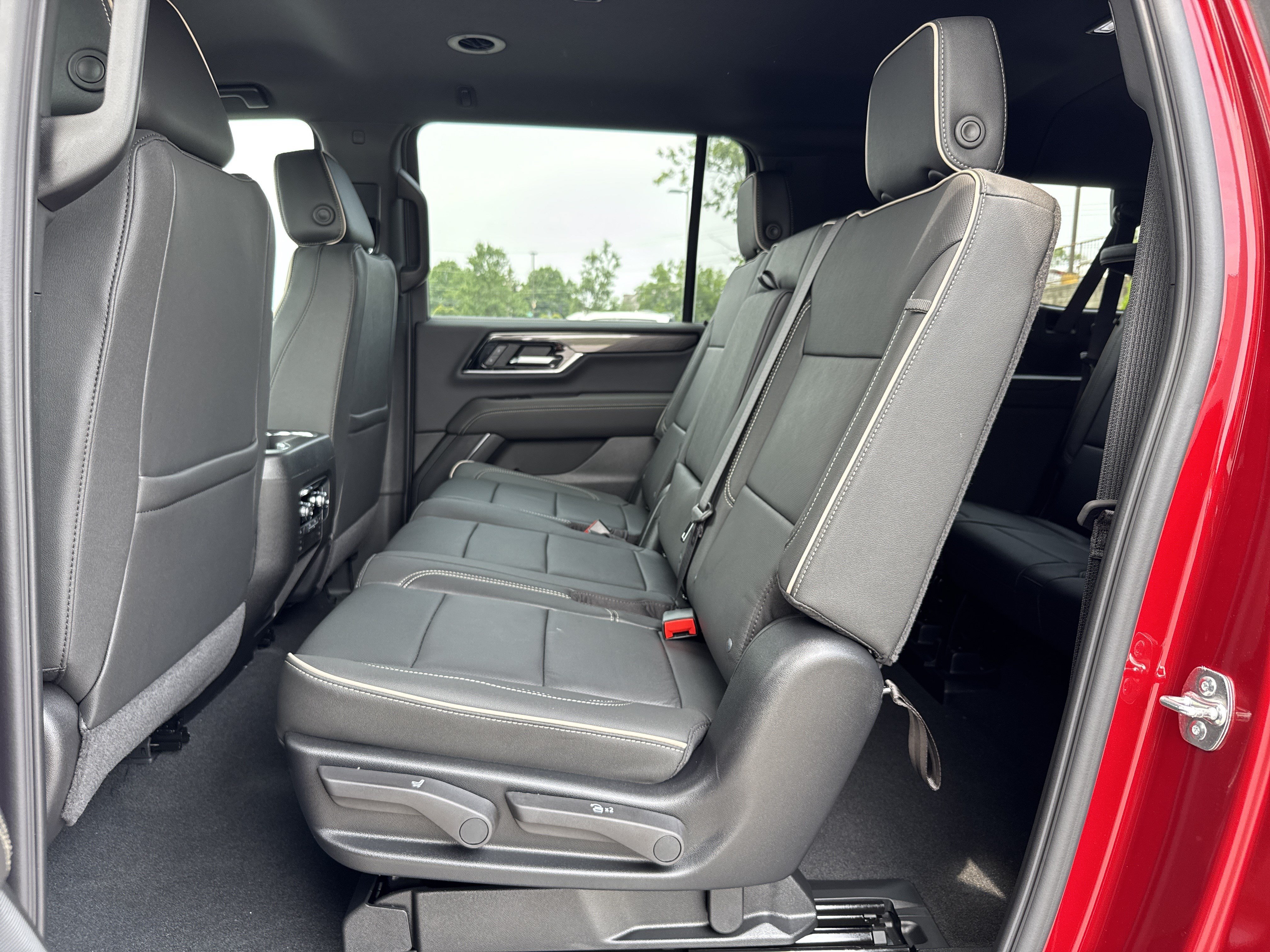 New 2026 GMC Yukon XL Elevation AWD/4WD image 30