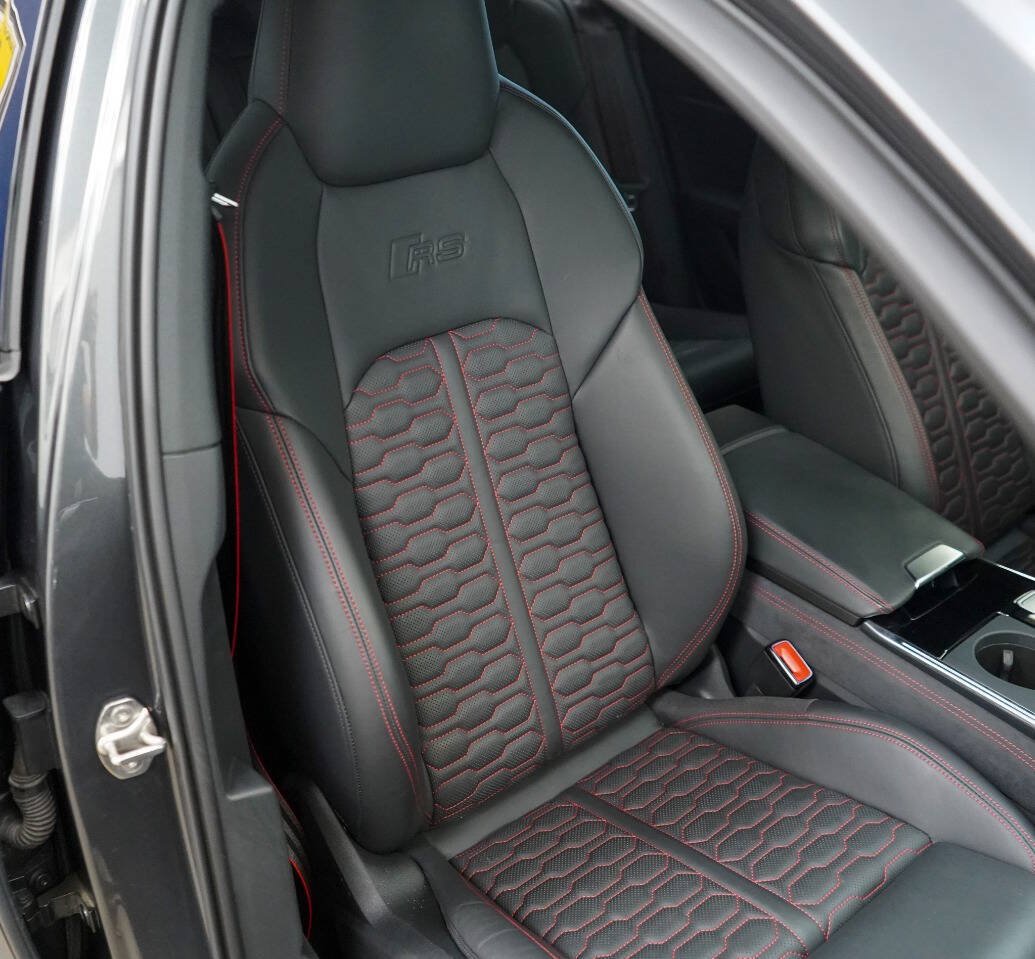 Used 2022 Audi RS 6 AWD/4WD image 61