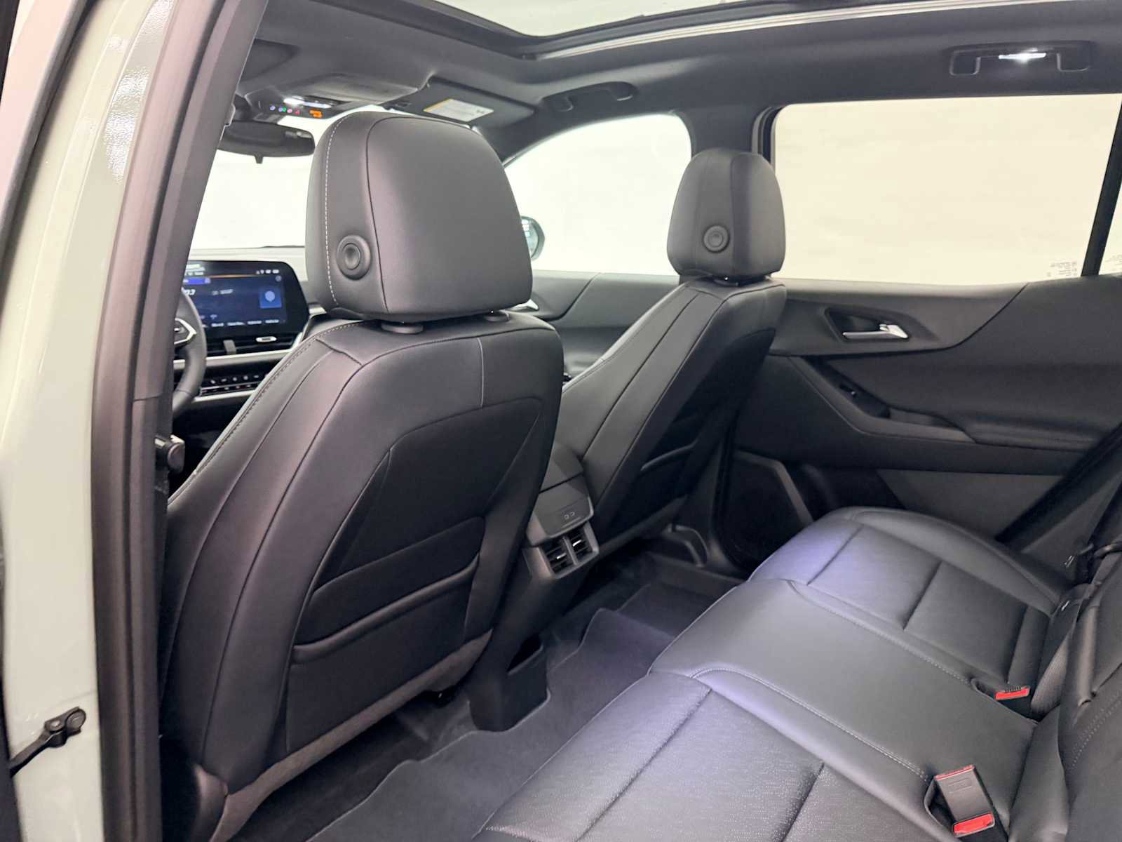 New 2026 Chevrolet Equinox LT w/ Convenience Package II image 18