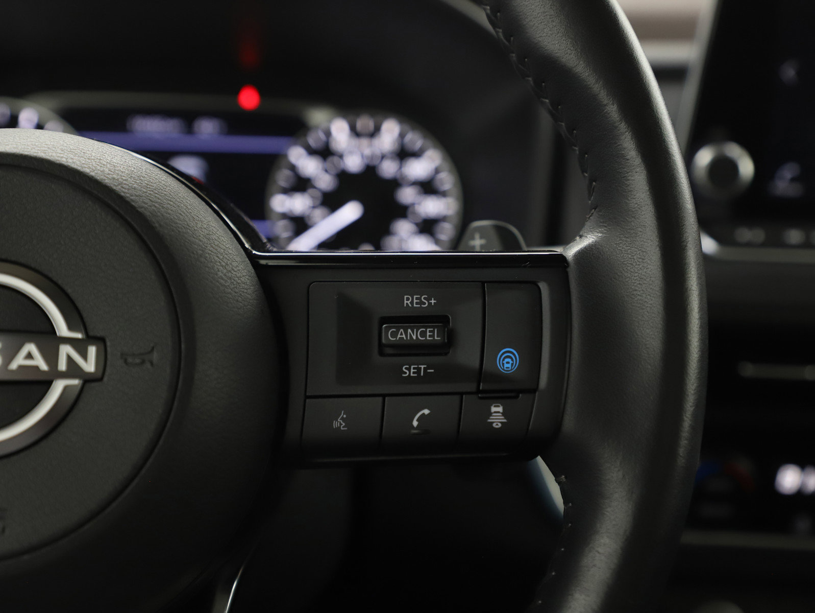 Used 2023 Nissan Rogue SV w/ SV Premium B Package image 28