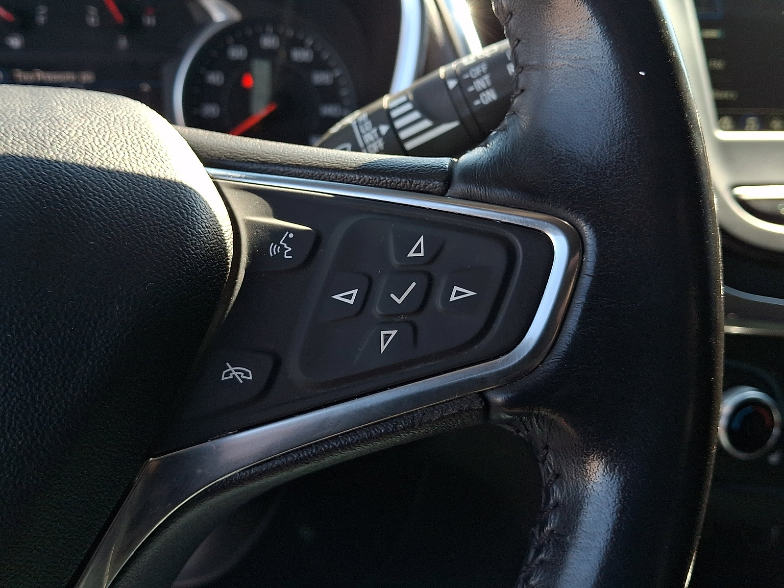 Used 2019 Chevrolet Equinox LT AWD/4WD image 21