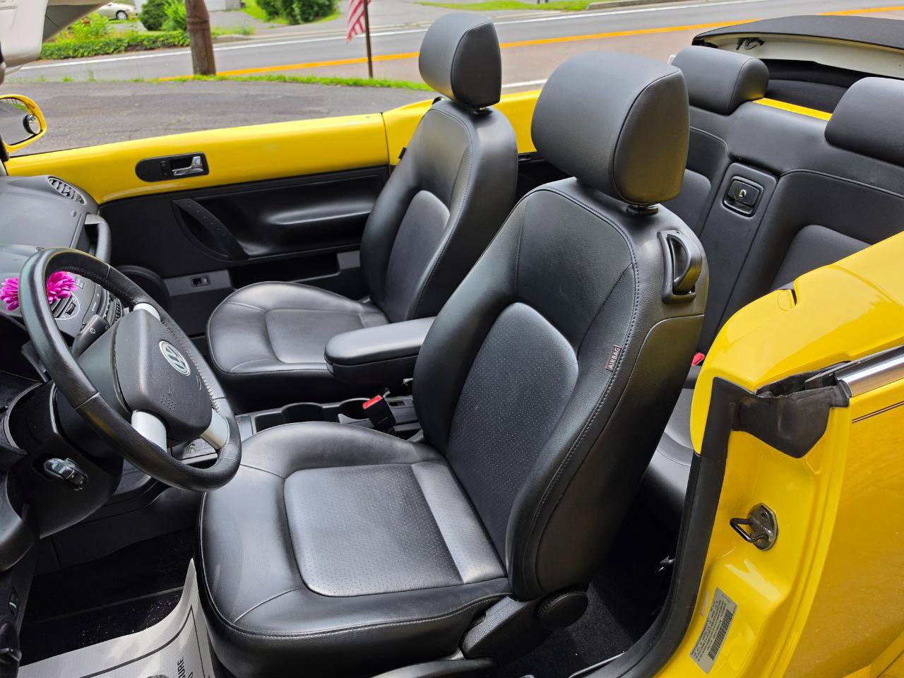 Used 2008 Volkswagen Beetle SE FWD image 39