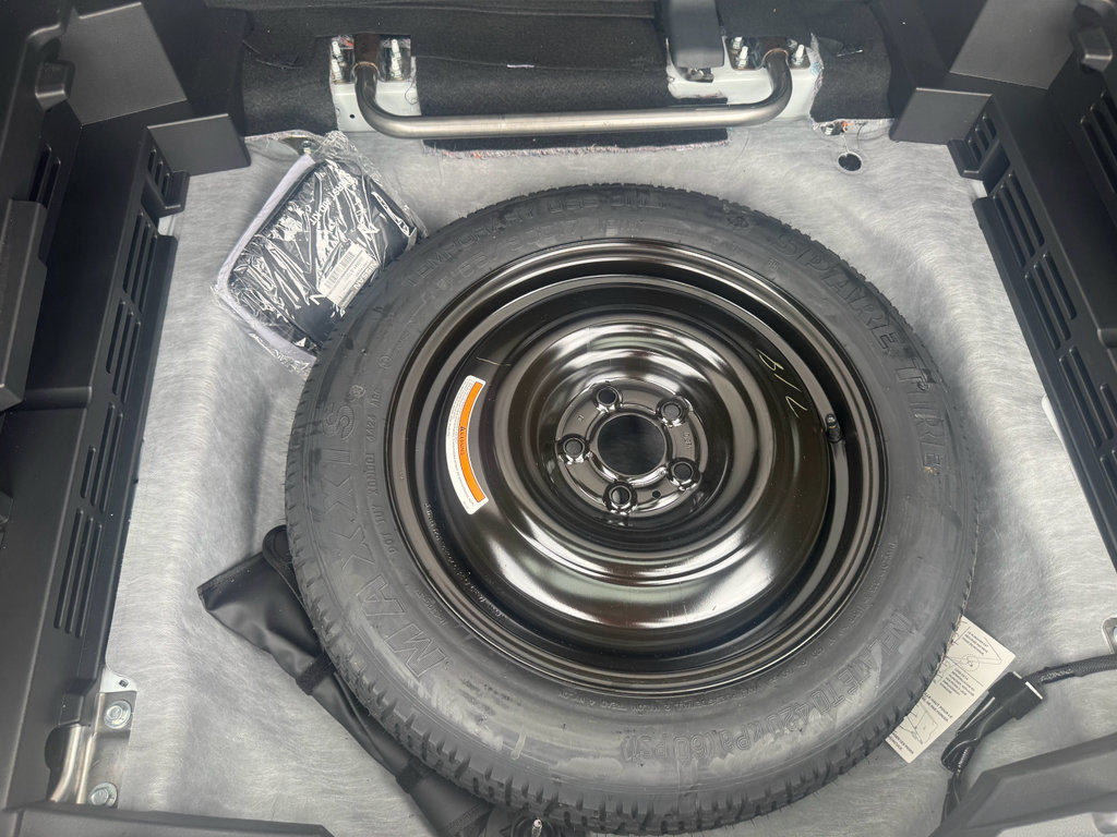 Used 2025 Nissan Rogue SV w/ SV Premium Package FWD image 29