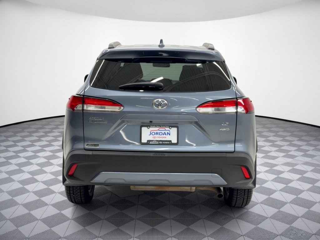 Used 2023 Toyota Corolla Cross LE AWD/4WD image 11