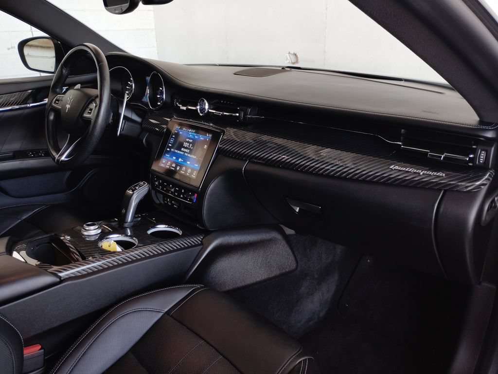 Used 2020 Maserati Quattroporte S GranSport Q4 AWD/4WD image 12