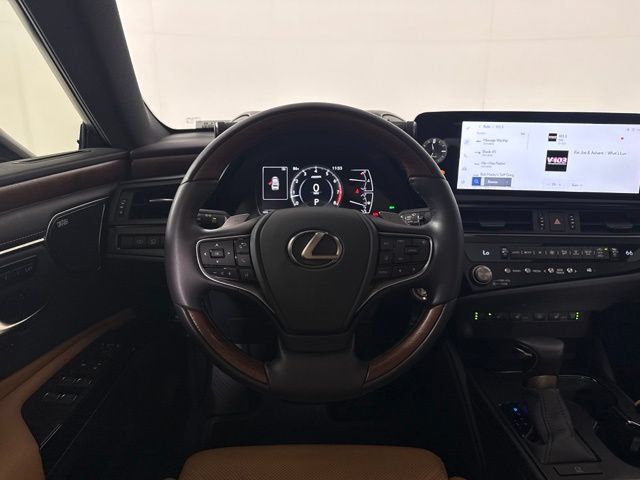 Used 2025 Lexus ES 350 Ultra Luxury w/ Accessory Package (Z2) FWD image 34