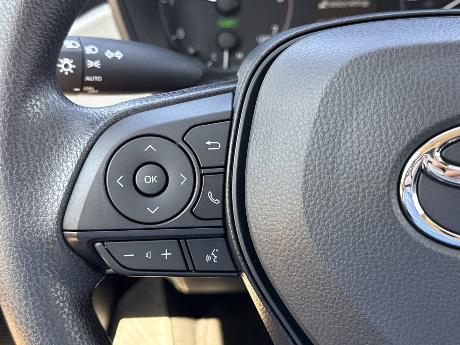 New 2025 Toyota Corolla LE image 18