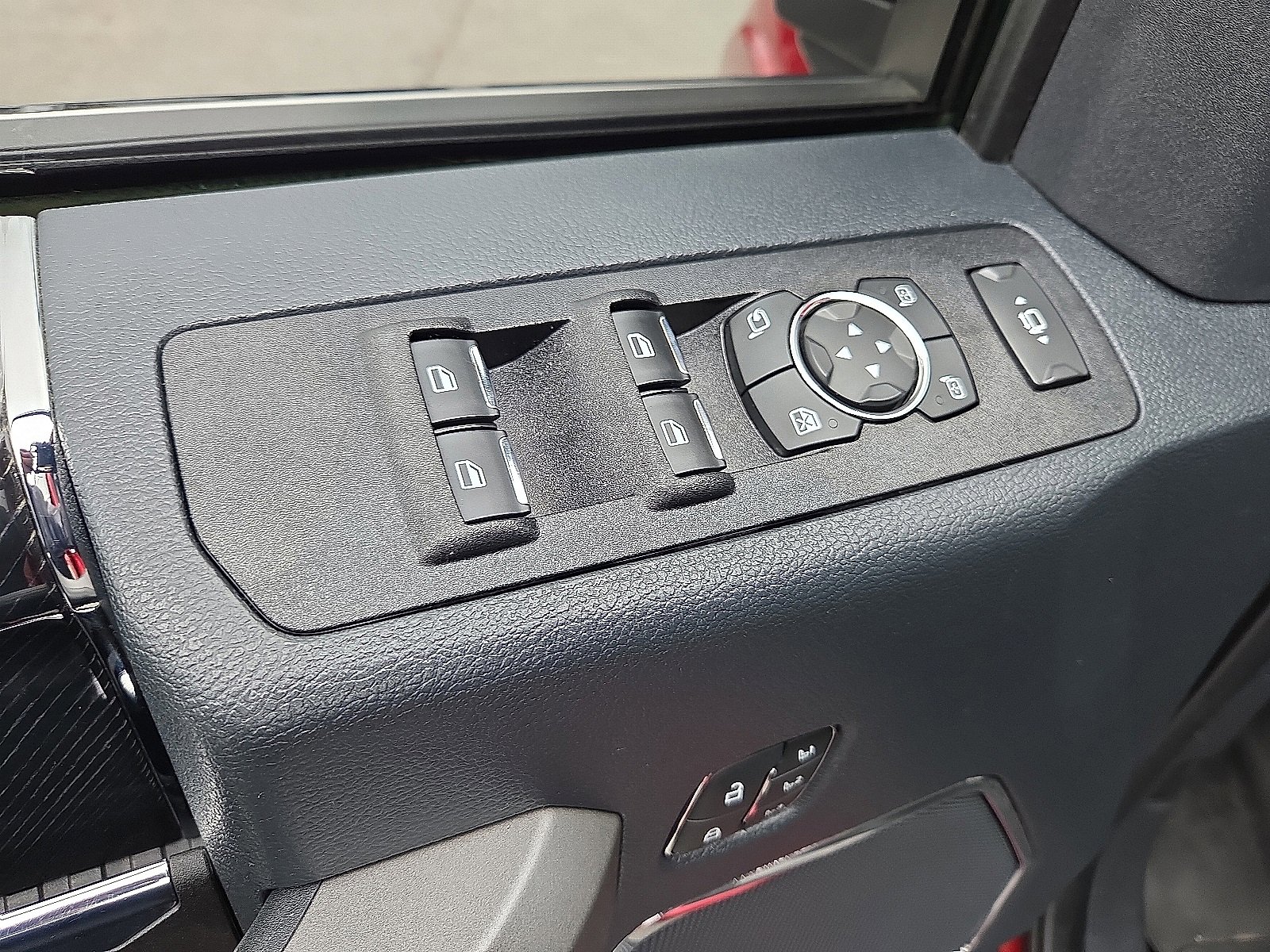 Used 2022 Ford F350 Platinum w/ Tremor Off-Road Package image 15