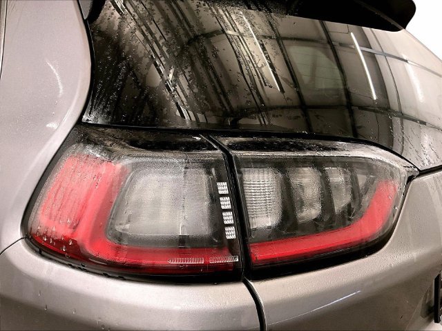 Used 2021 Jeep Cherokee Limited AWD/4WD image 29