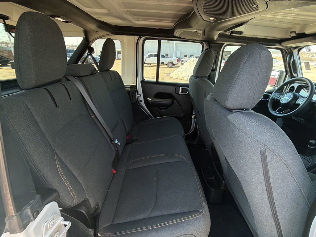 Used 2024 Jeep Wrangler Unlimited w/ Convenience Group AWD/4WD image 12