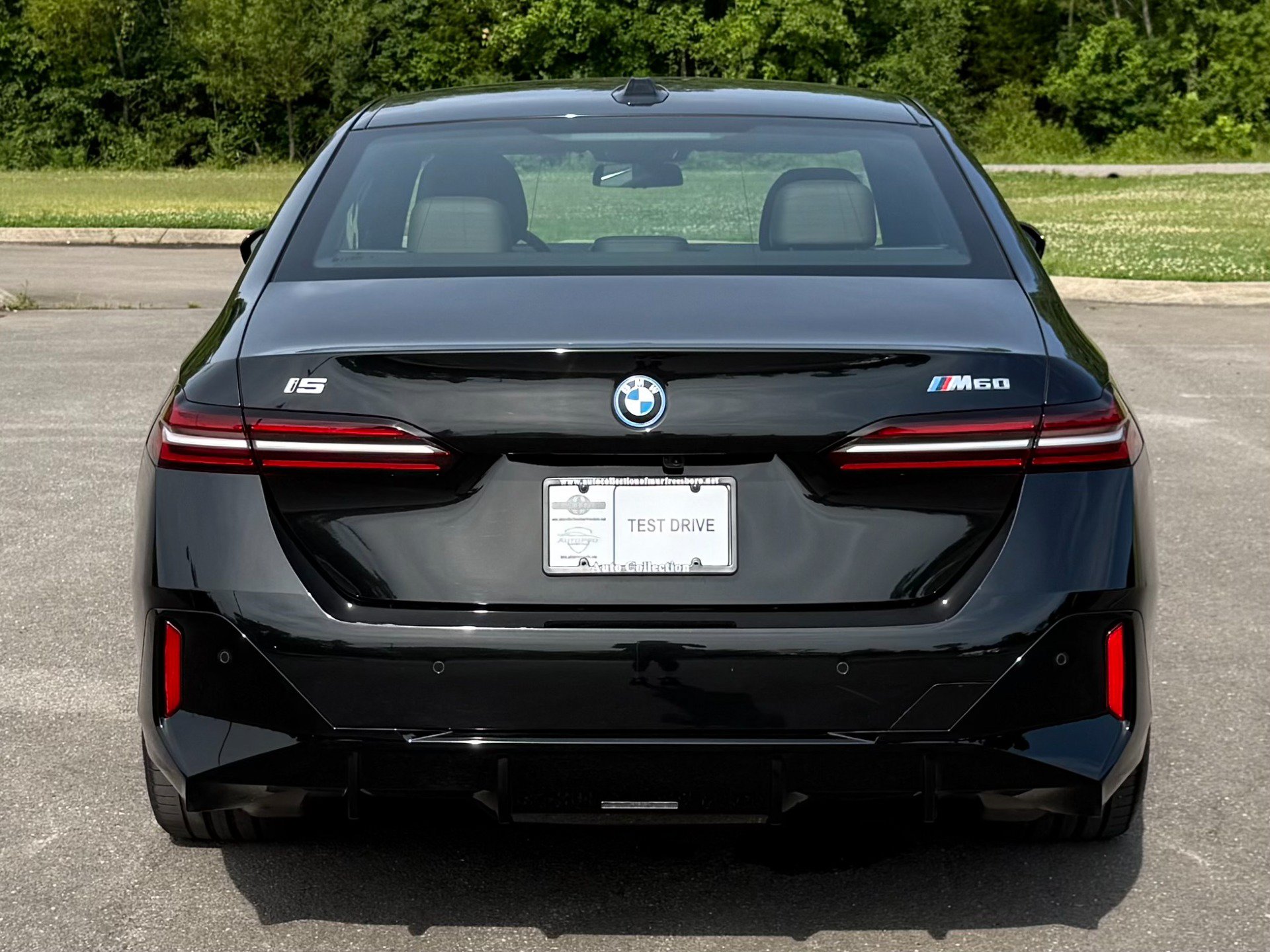 Used 2024 BMW i5 M60 w/ Premium Package AWD/4WD image 5