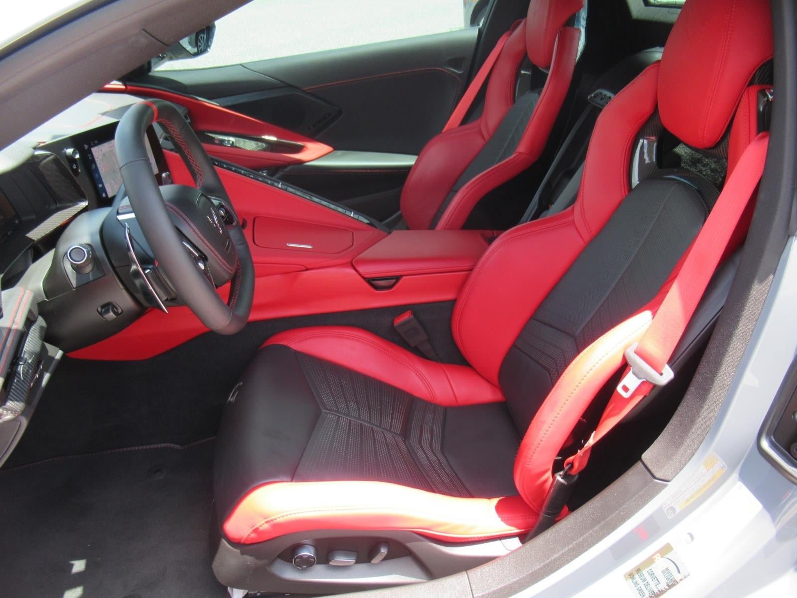 Used 2024 Chevrolet Corvette Stingray Preferred Conv w/ Z51 Performance Package RWD image 17