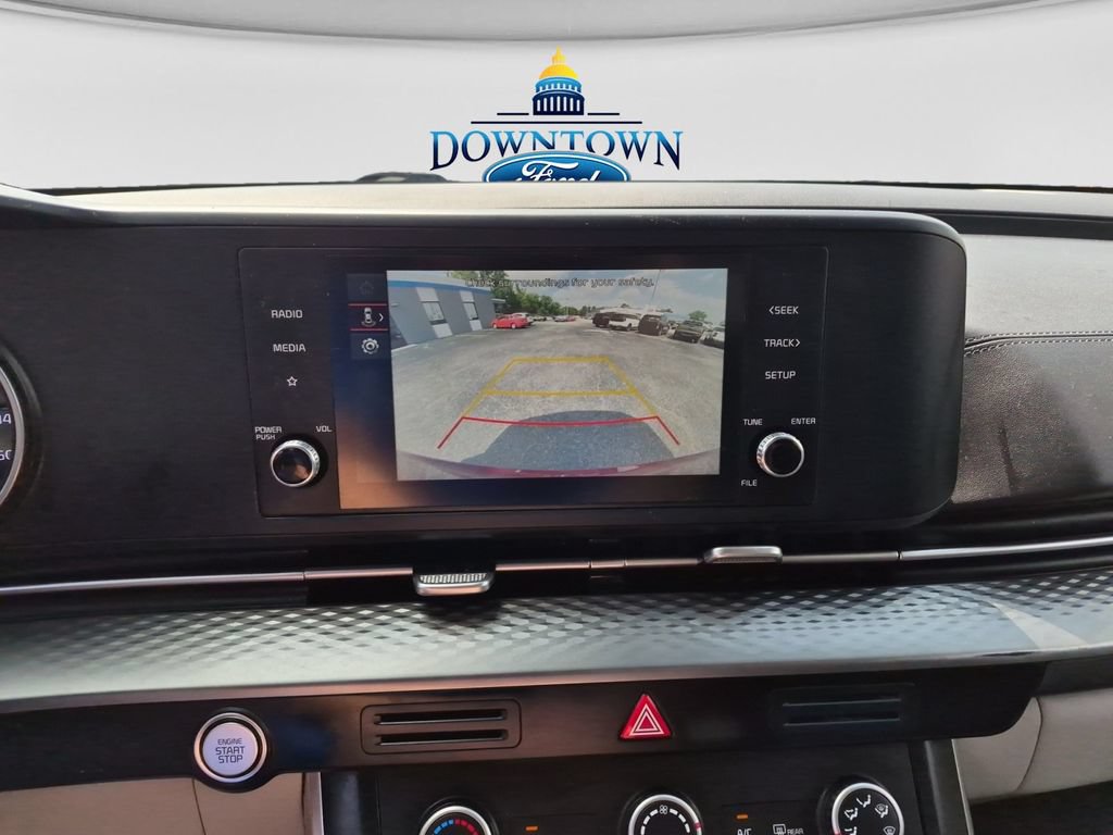 Used 2023 Kia Carnival LX FWD image 23