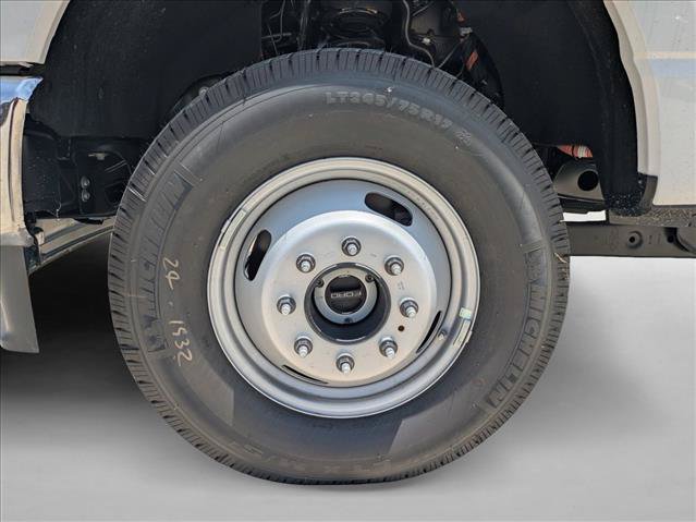 New 2026 Ford F350 XL w/ XL Chrome Package AWD/4WD image 10