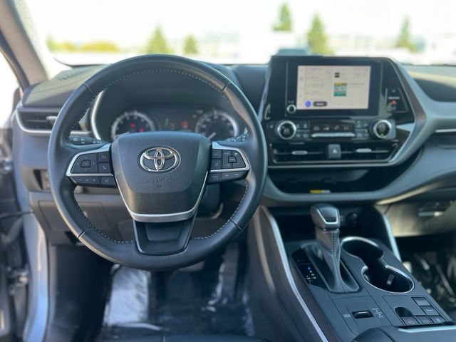 Certified 2023 Toyota Highlander XLE FWD image 8