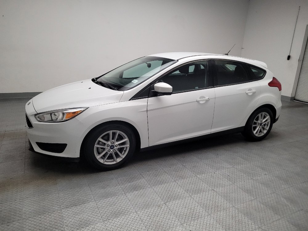 Used 2018 Ford Focus SE FWD image 2