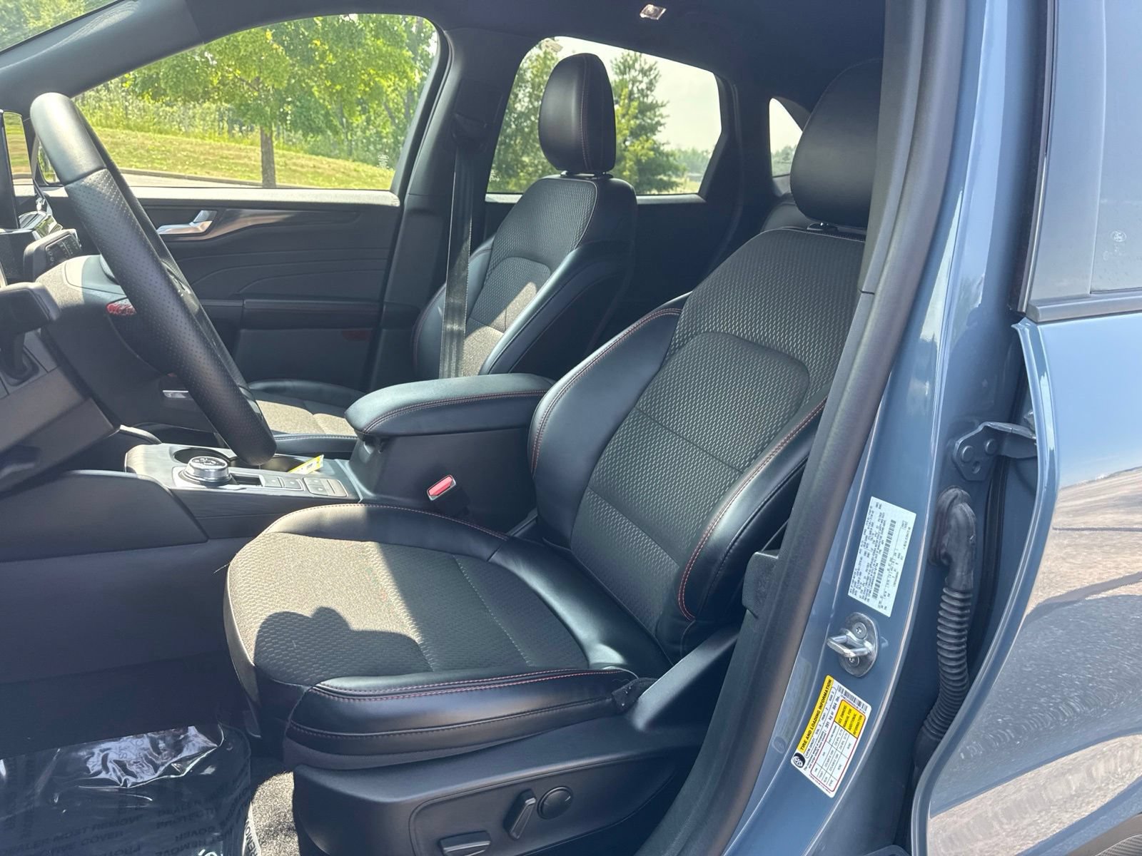 Used 2025 Ford Escape ST-Line FWD image 14