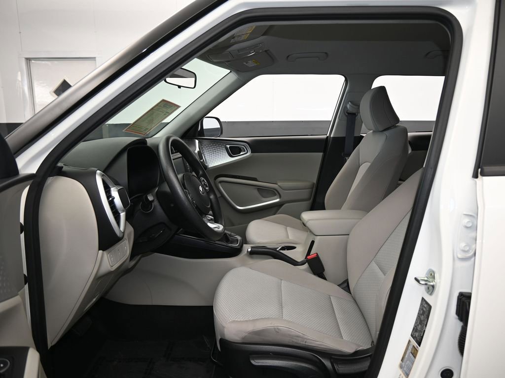 Used 2021 Kia Soul LX image 11