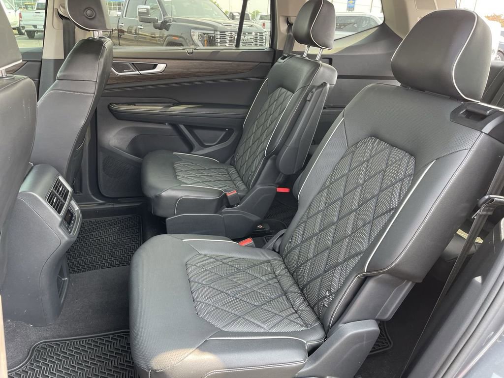 Used 2024 Volkswagen Atlas SEL Premium R-Line AWD/4WD image 23