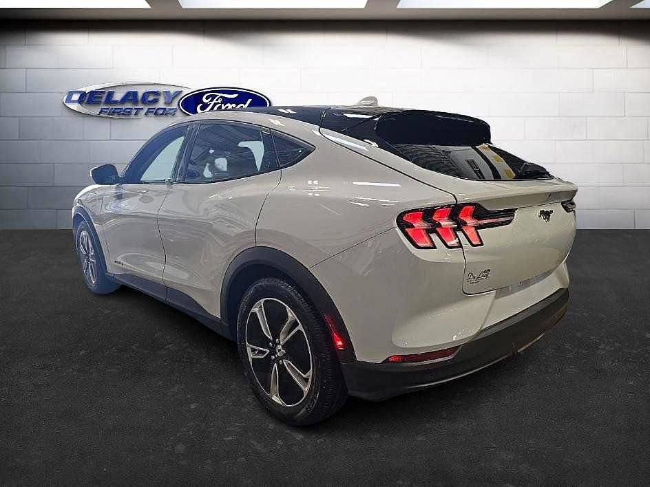 Used 2022 Ford Mustang Mach-E Select image 3
