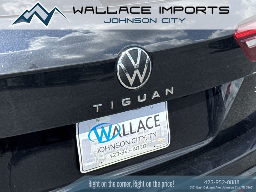 Certified 2024 Volkswagen Tiguan SEL R-Line AWD/4WD image 10