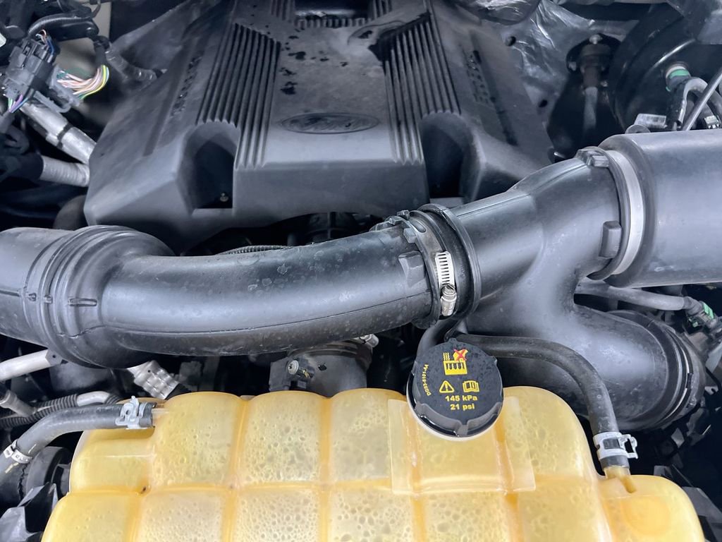 Used 2017 Ford F150 Platinum w/ Equipment Group 701A Luxury AWD/4WD image 26