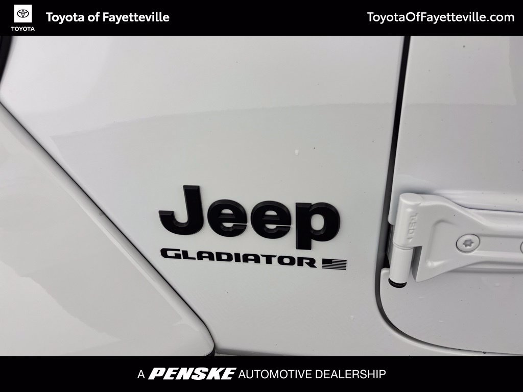 Used 2025 Jeep Gladiator Sport AWD/4WD image 4