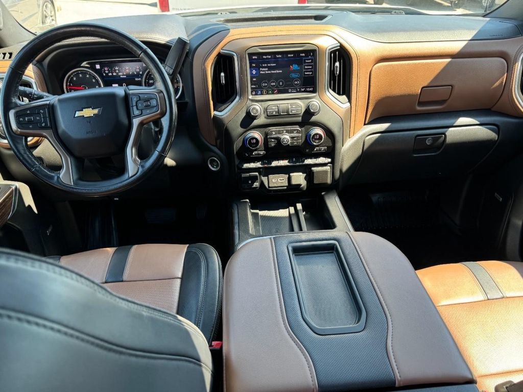 Used 2022 Chevrolet Silverado 1500 High Country w/ Technology Package AWD/4WD image 12