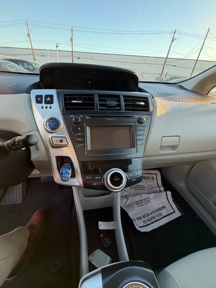 Used 2012 Toyota Prius V Three image 18