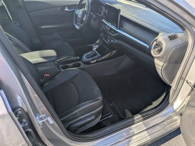 Used 2023 Kia Forte GT-Line image 12