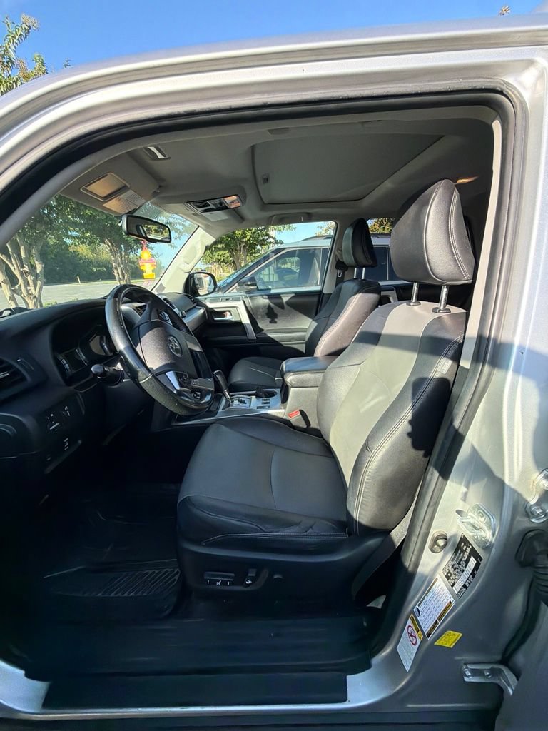 Used 2016 Toyota 4Runner SR5 Premium AWD/4WD image 8