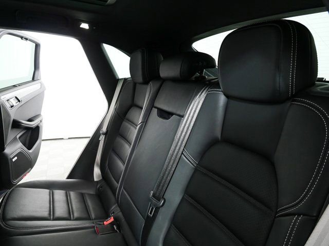 Used 2025 Porsche Macan GTS AWD/4WD image 23