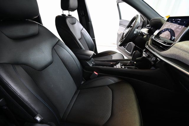 Used 2024 Jeep Compass Latitude image 25