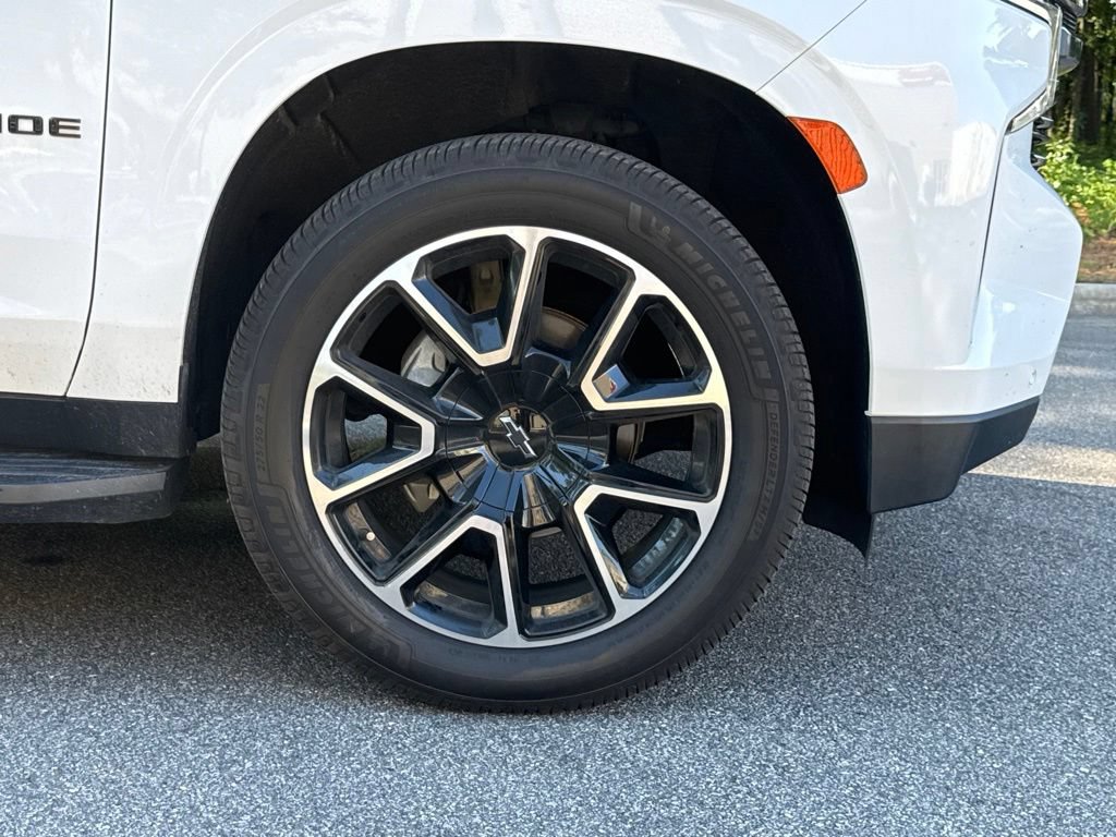 Used 2022 Chevrolet Tahoe RST w/ Luxury Package RWD image 9