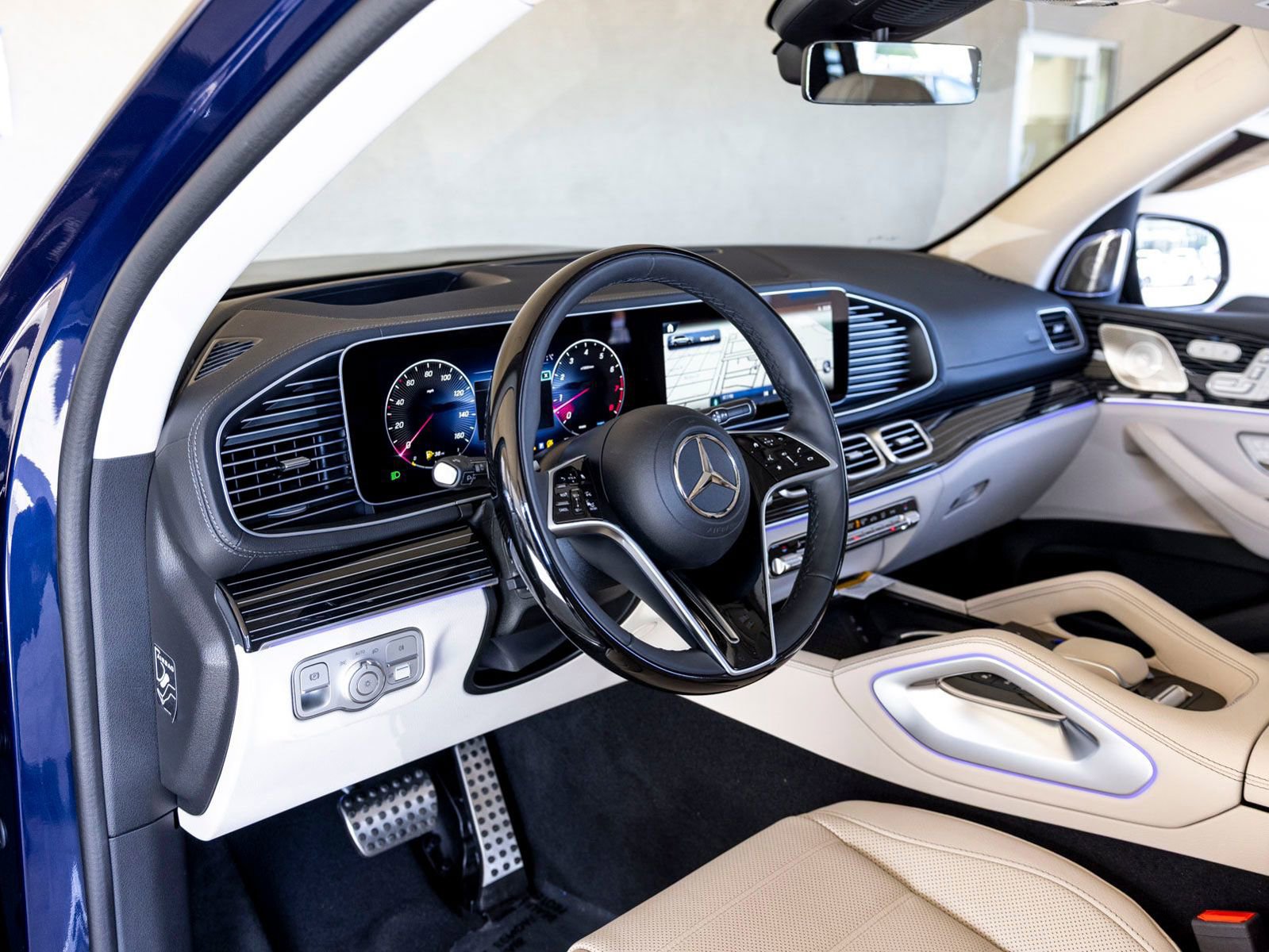 New 2026 Mercedes-Benz GLS 580 4MATIC image 17