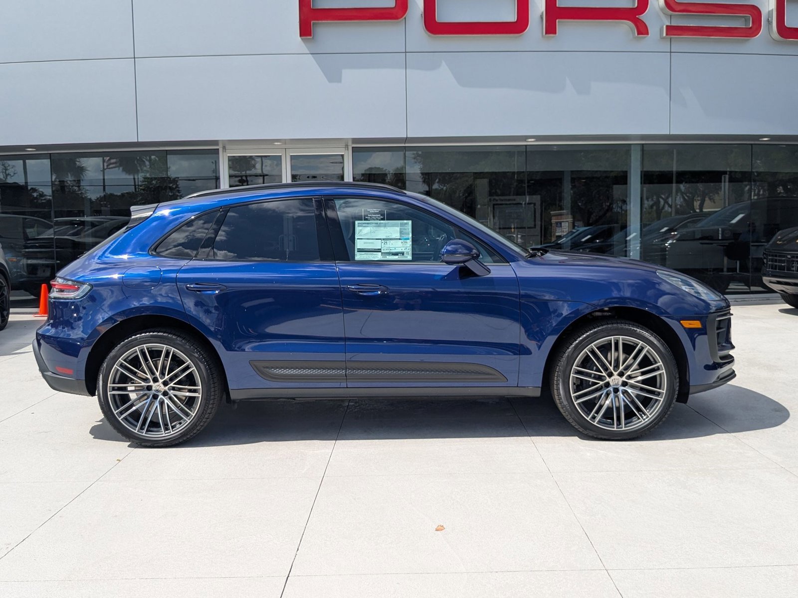 New 2026 Porsche Macan image 8