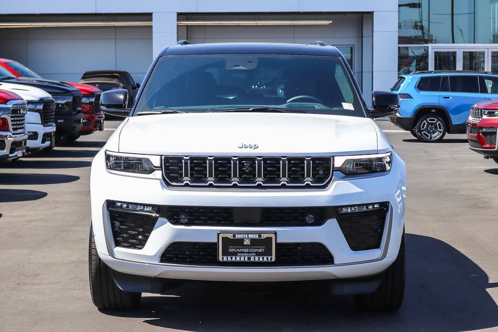 New 2026 Jeep Grand Cherokee Summit AWD/4WD image 2