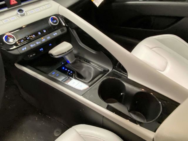 Certified 2025 Hyundai Elantra Limited image 19
