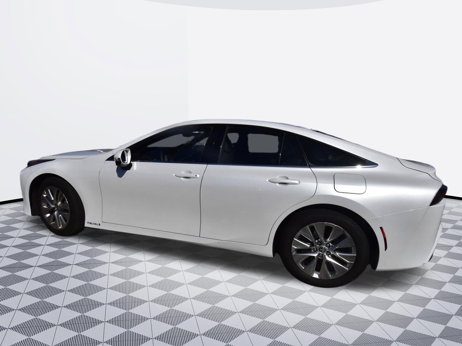 Used 2023 Toyota Mirai w/ Advanced Technology Package RWD image 6