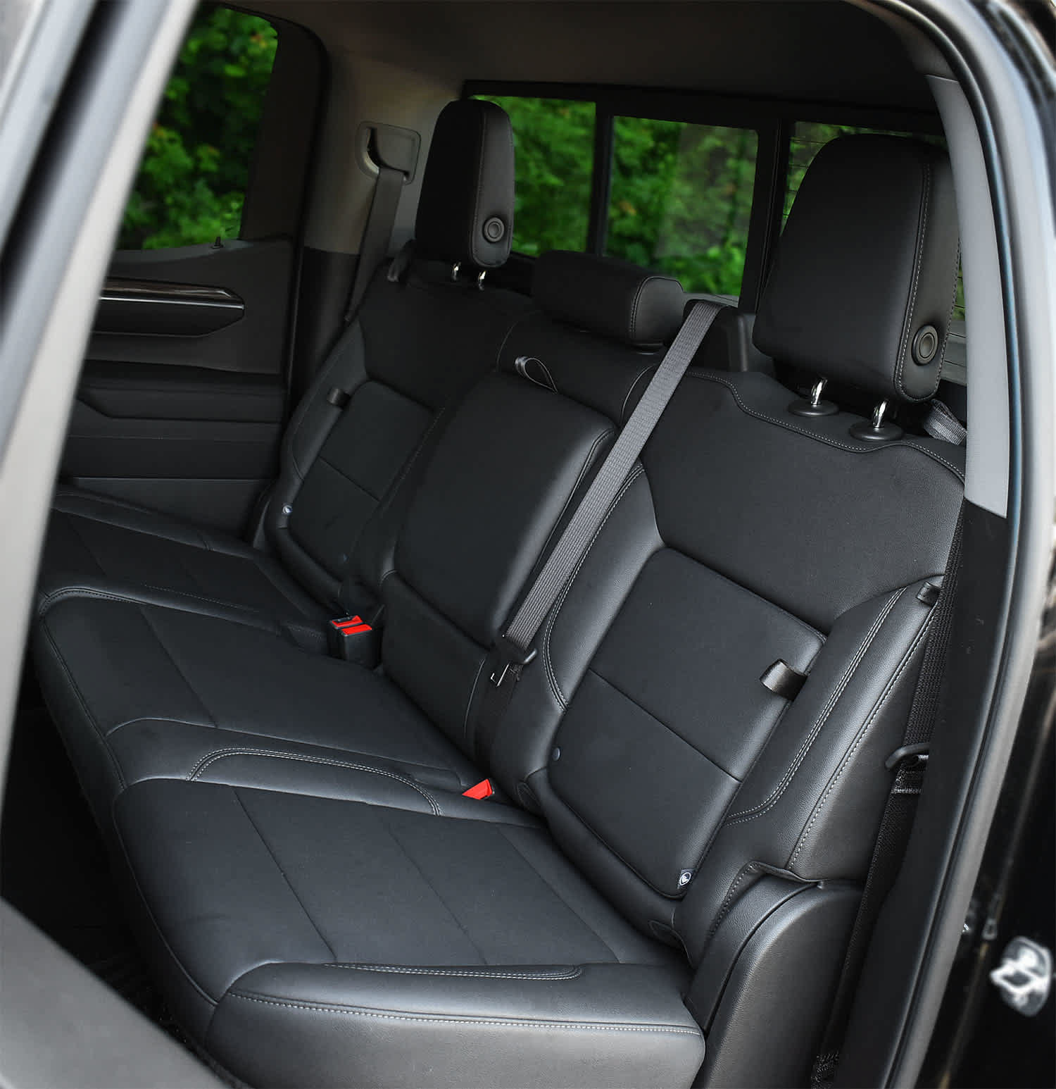 Used 2023 Chevrolet Silverado 1500 LT w/ Leather Package AWD/4WD image 11