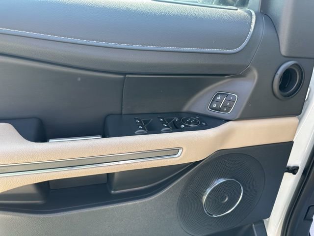 Used 2024 Ford Expedition Max XLT image 36