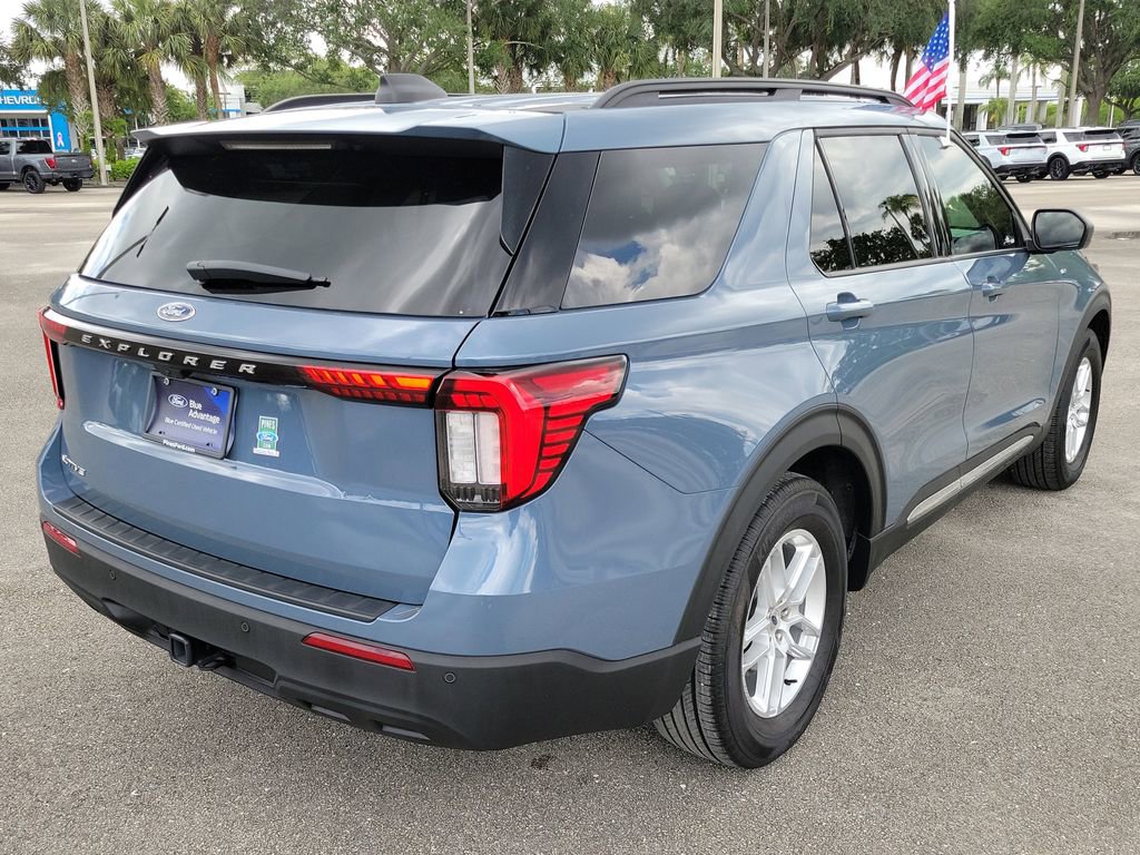 Certified 2025 Ford Explorer Active RWD image 5