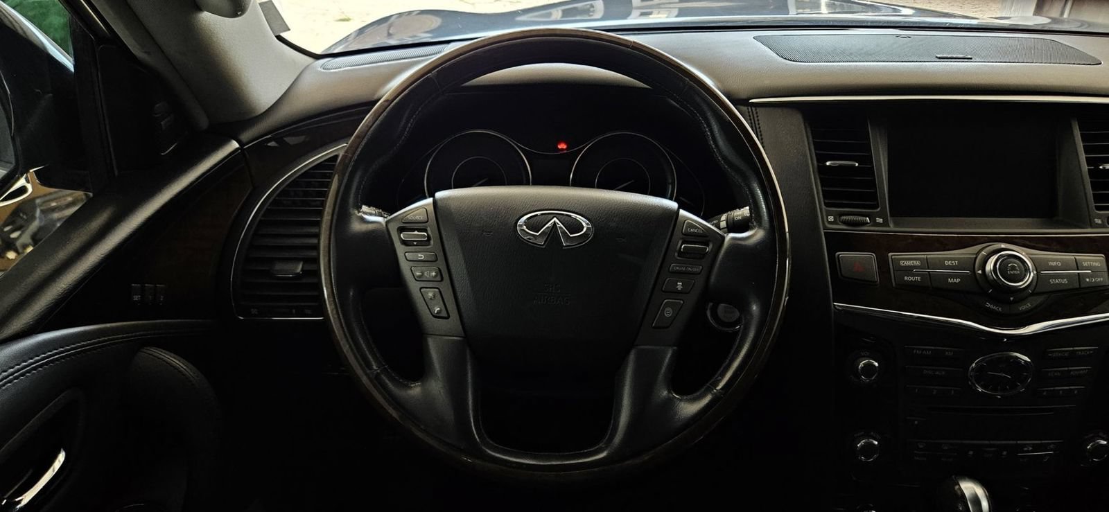 Used 2012 INFINITI QX56 4WD w/ Deluxe Touring Pkg image 10