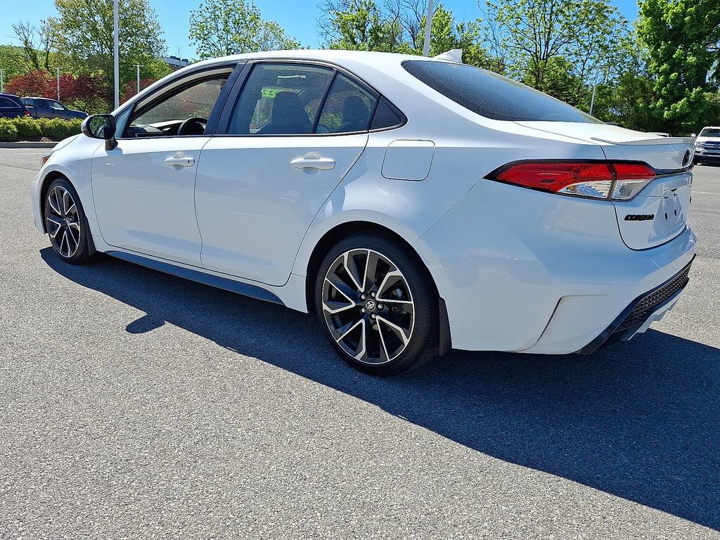 Used 2022 Toyota Corolla SE w/ SE Premium Package FWD image 7