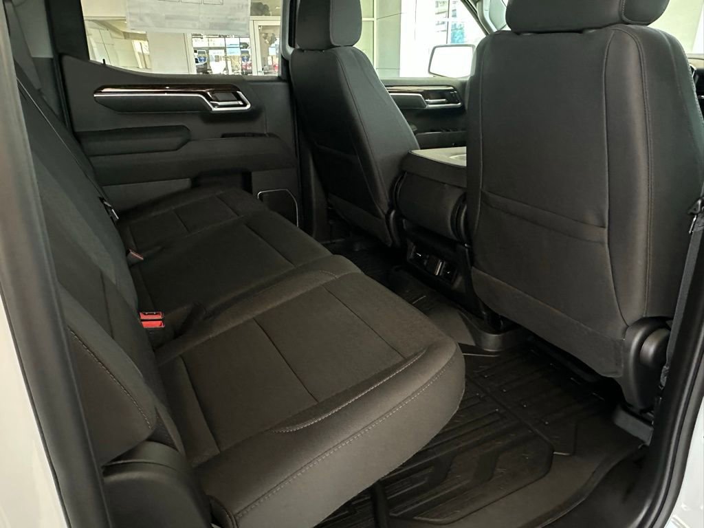 New 2026 GMC Sierra 1500 SLE image 17