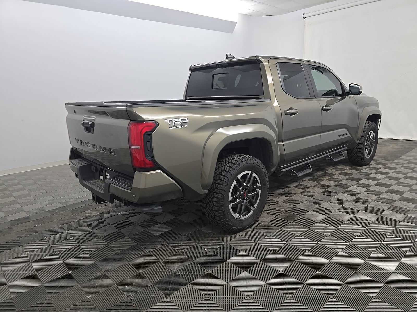 Used 2025 Toyota Tacoma TRD Sport w/ TRD Sport Premium Package AWD/4WD image 5