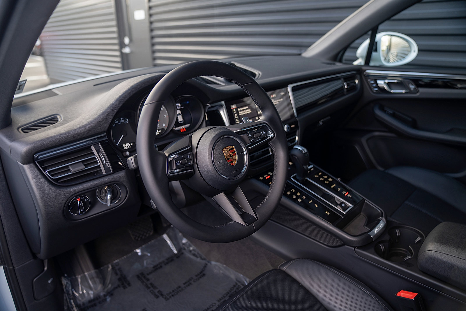 Certified 2026 Porsche Macan S AWD/4WD image 4