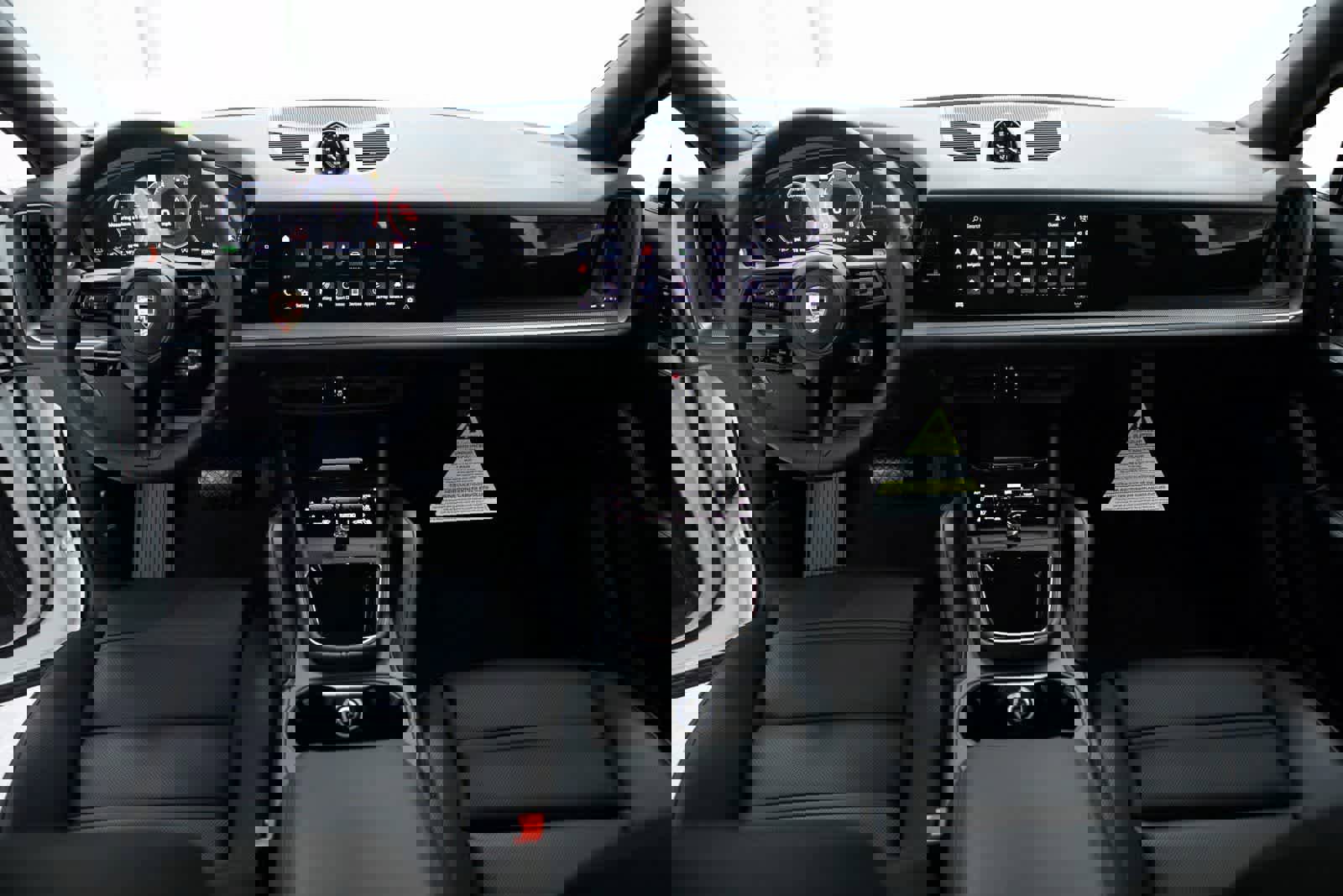 Certified 2025 Porsche Cayenne Coupe image 13