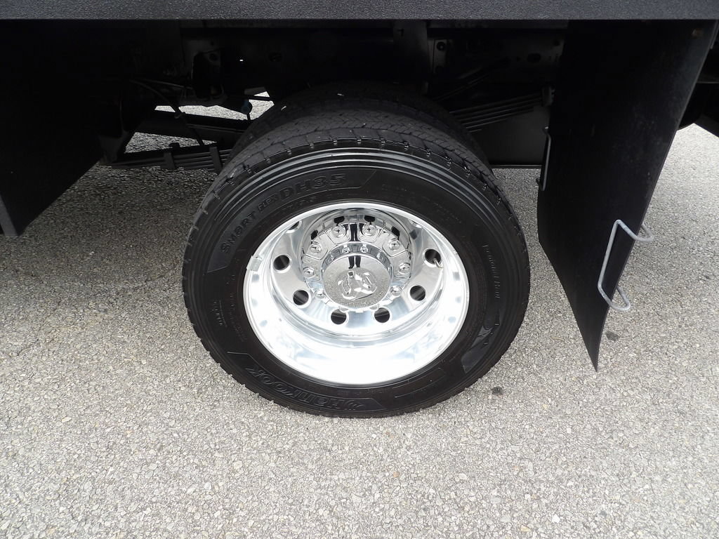 Used 2023 RAM 5500 Tradesman w/ Chrome Appearance Group AWD/4WD image 56