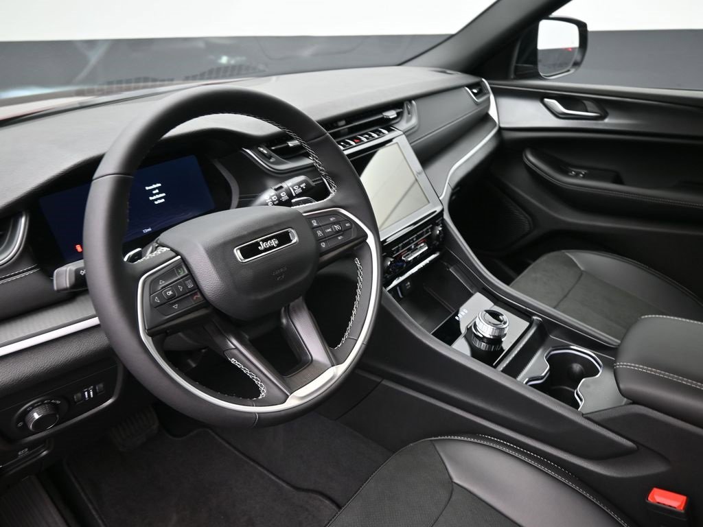 New 2025 Jeep Grand Cherokee L Altitude image 18